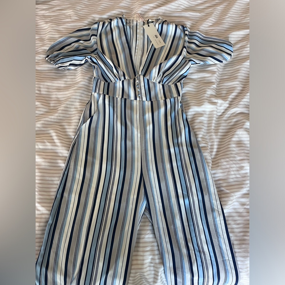 SUMMER JUMPSUIT - great to dress up or dress down. New with tags! Size small.
